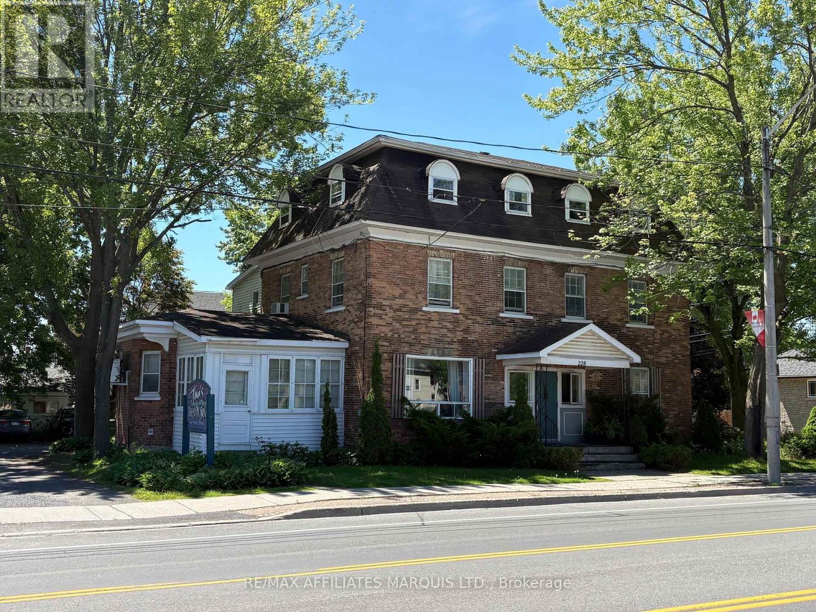 228 SECOND STREET W - 2