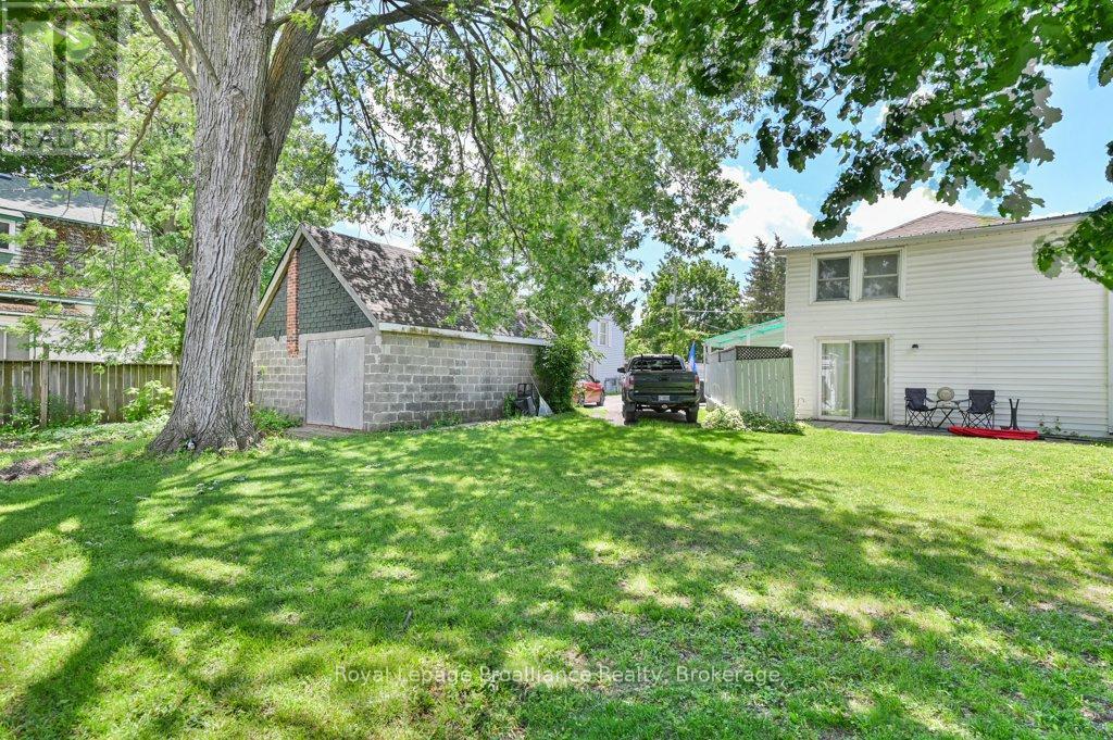 267 FOSTER AVENUE - 33