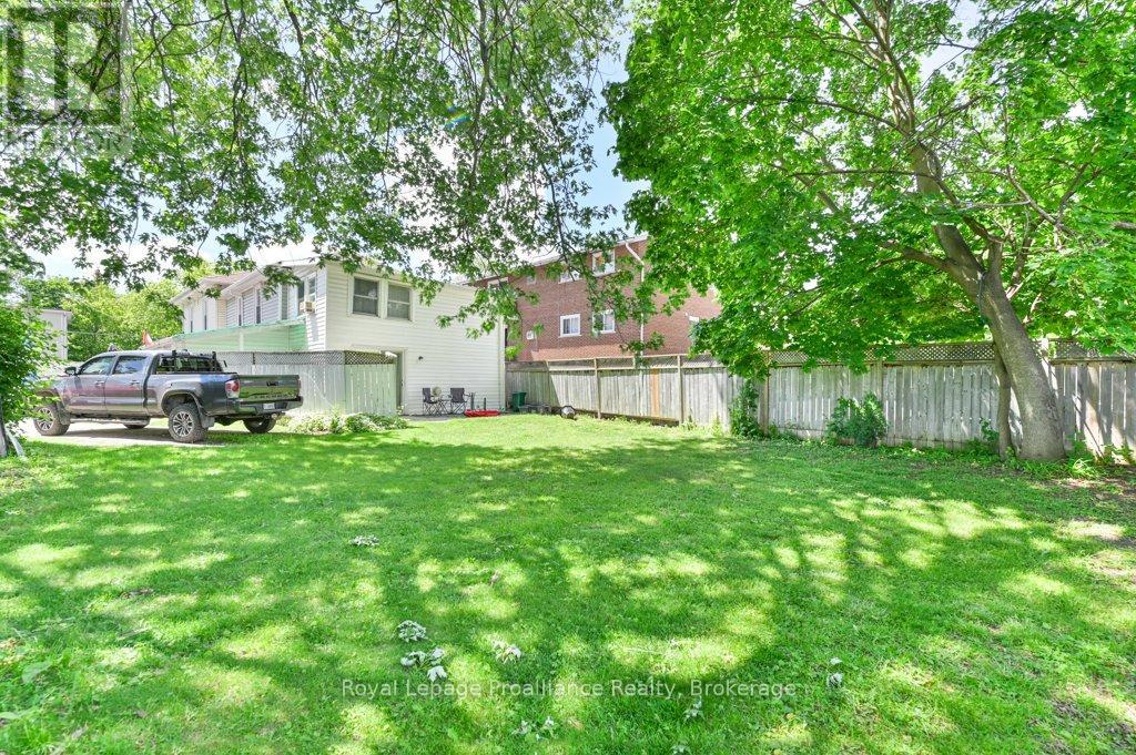 267 FOSTER AVENUE - 32