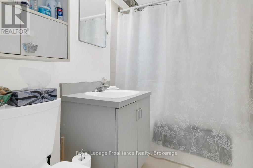 267 FOSTER AVENUE - 26