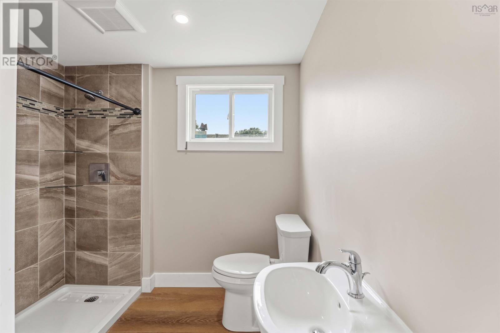 Property 23 of 28 of 9 Gordon Street