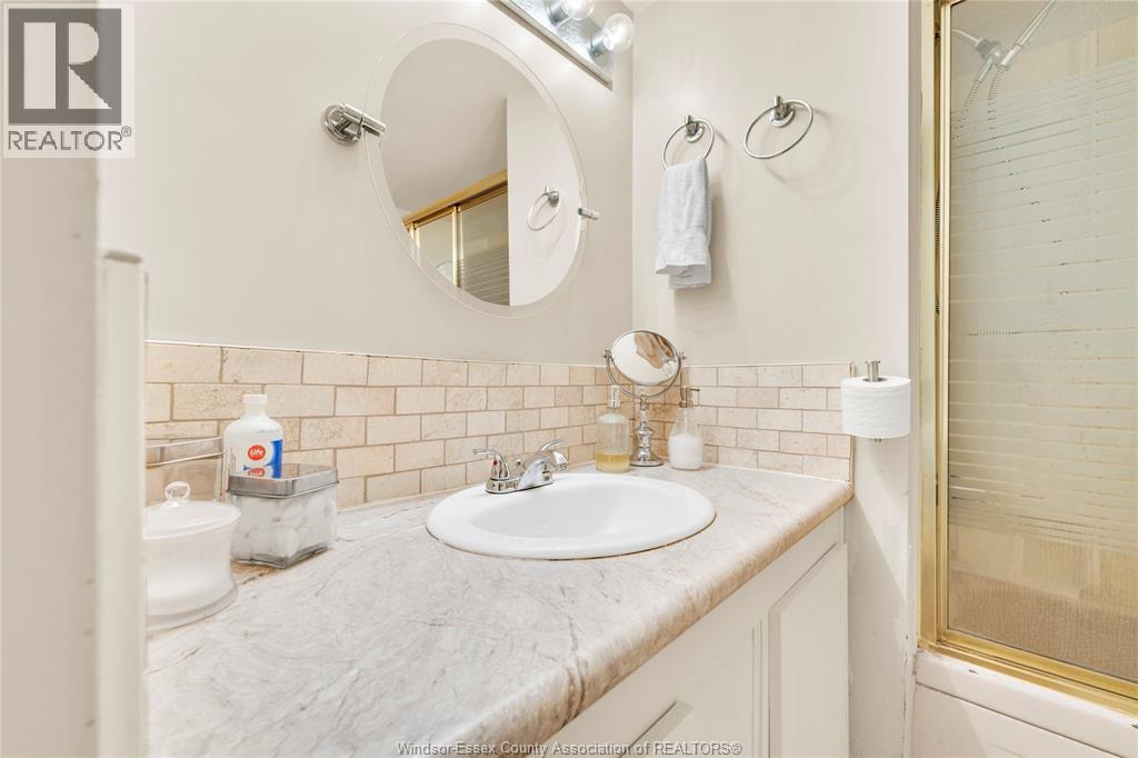 6 VISCOUNT PARKWAY - 12
