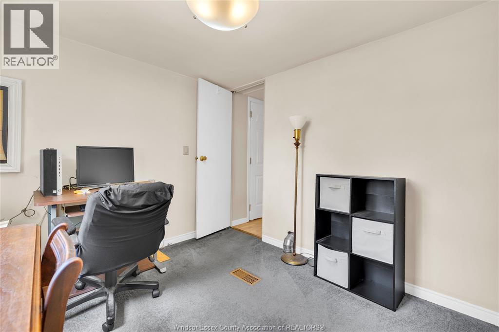 6 VISCOUNT PARKWAY - 16