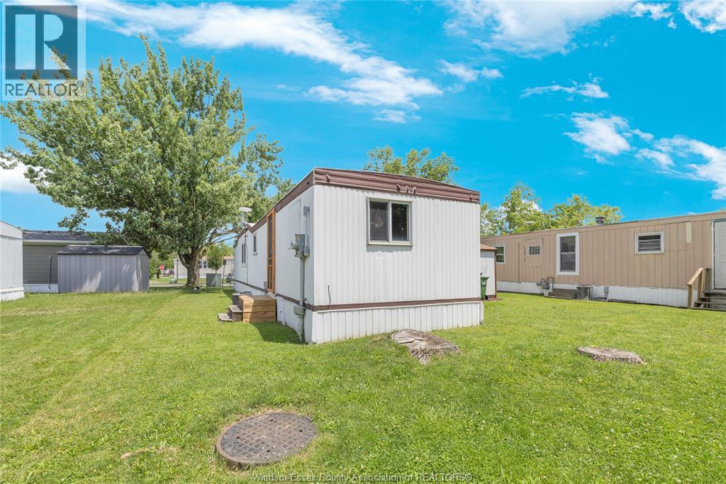 6 VISCOUNT PARKWAY - 23