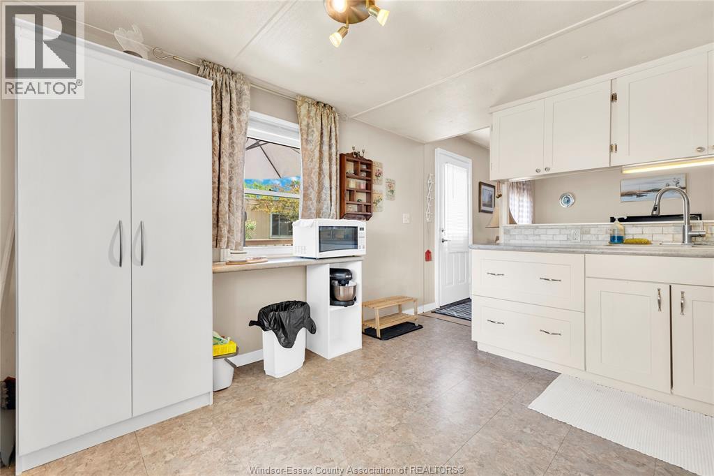 6 VISCOUNT PARKWAY - 5