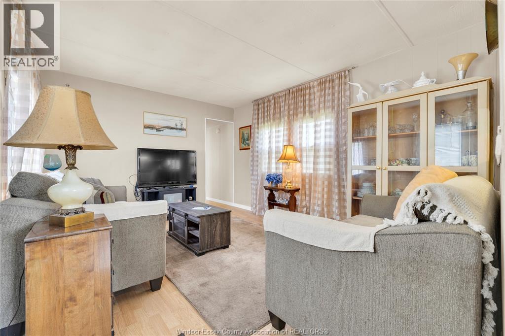 6 VISCOUNT PARKWAY - 7