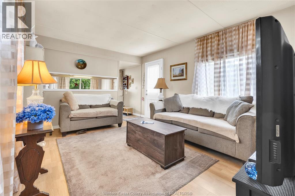 6 VISCOUNT PARKWAY - 8