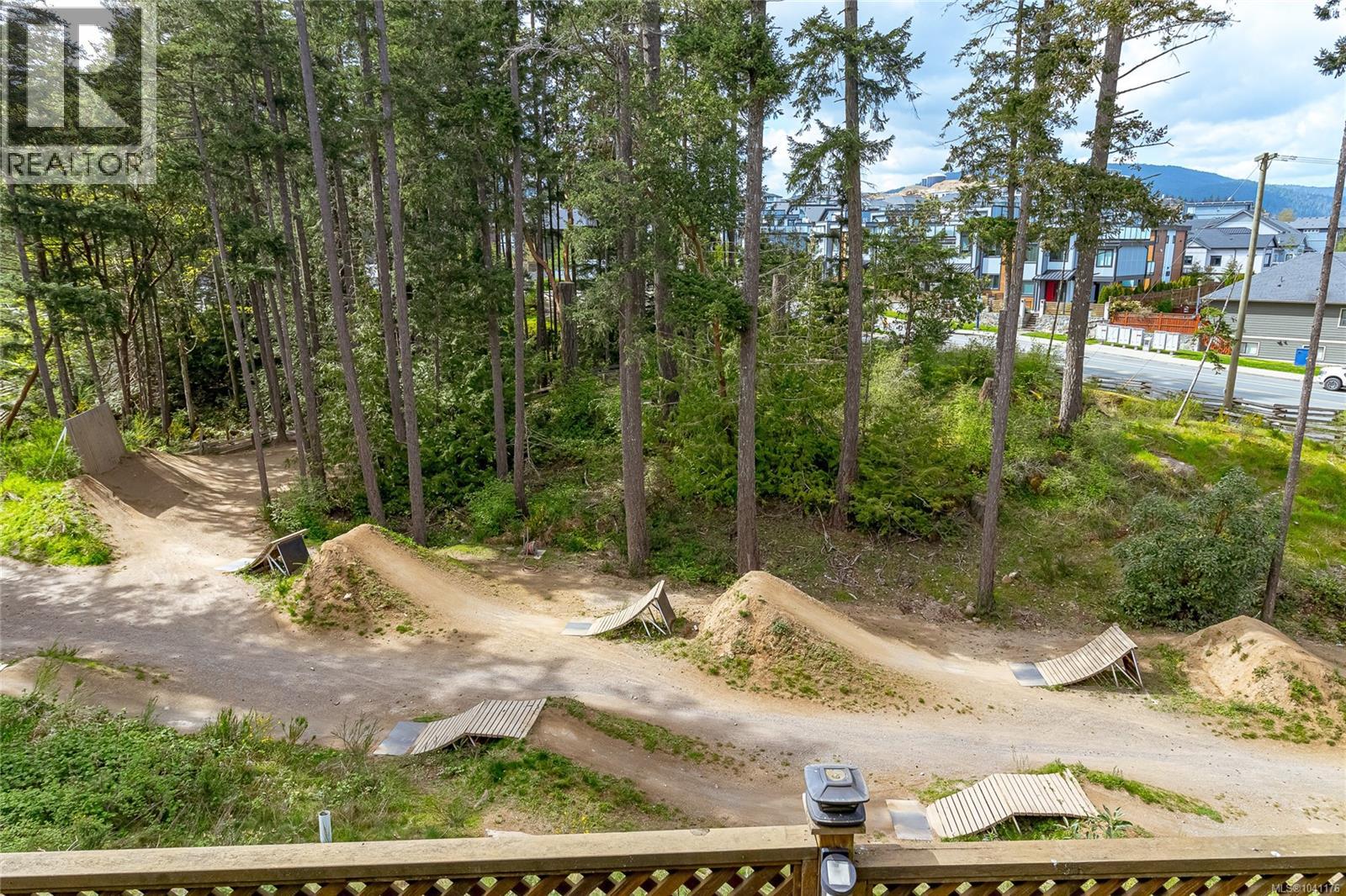 1166 Bombardier Cres - 31
