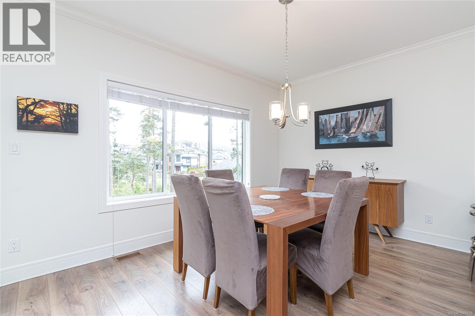 1166 Bombardier Cres - 8