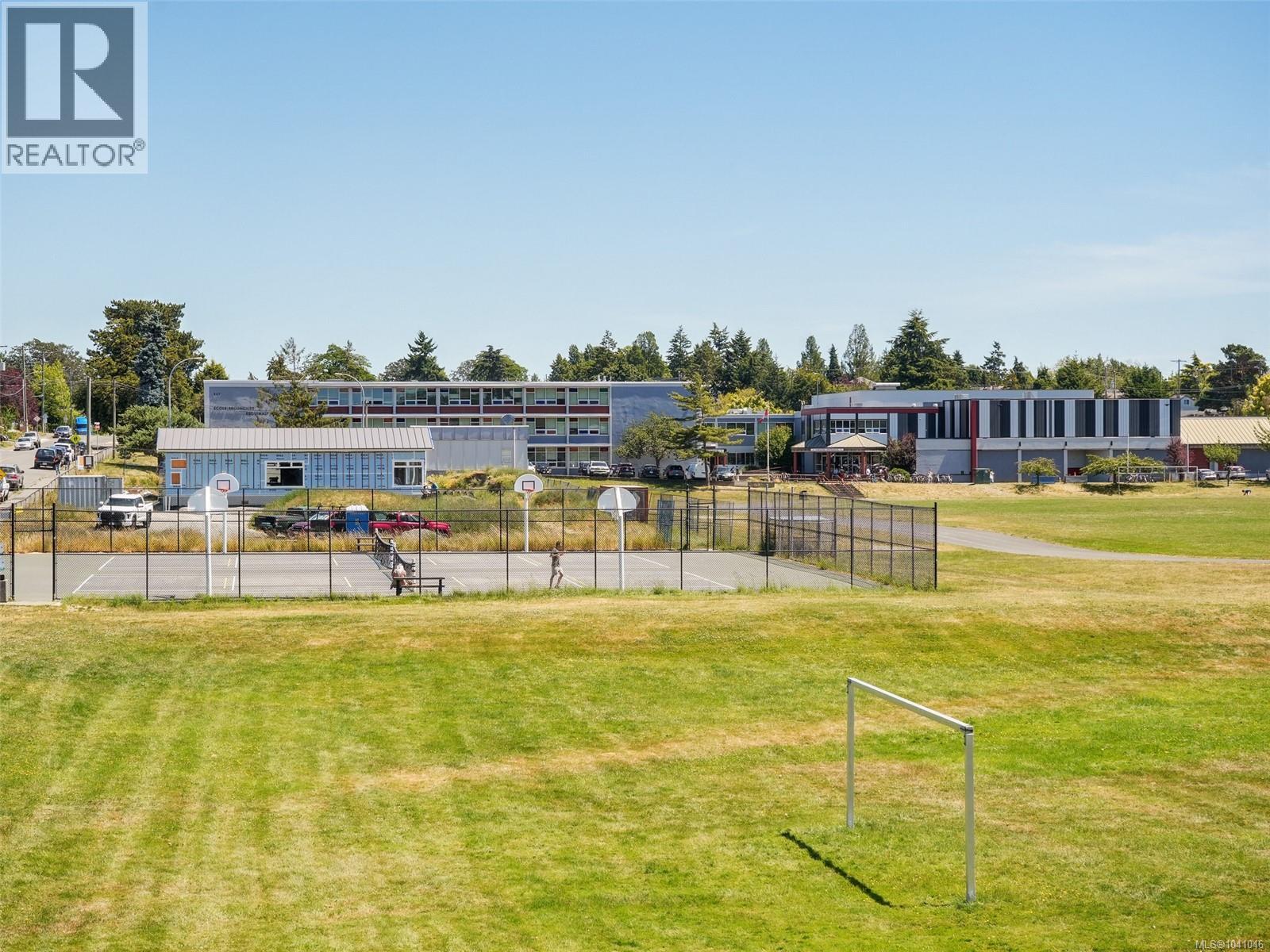 #1 921 Colville Rd - 22