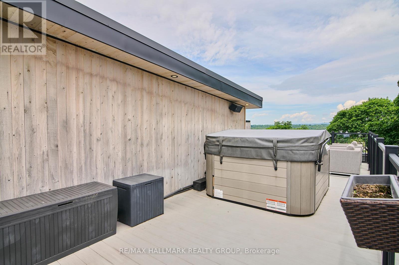 2167 RICE AVENUE - 34