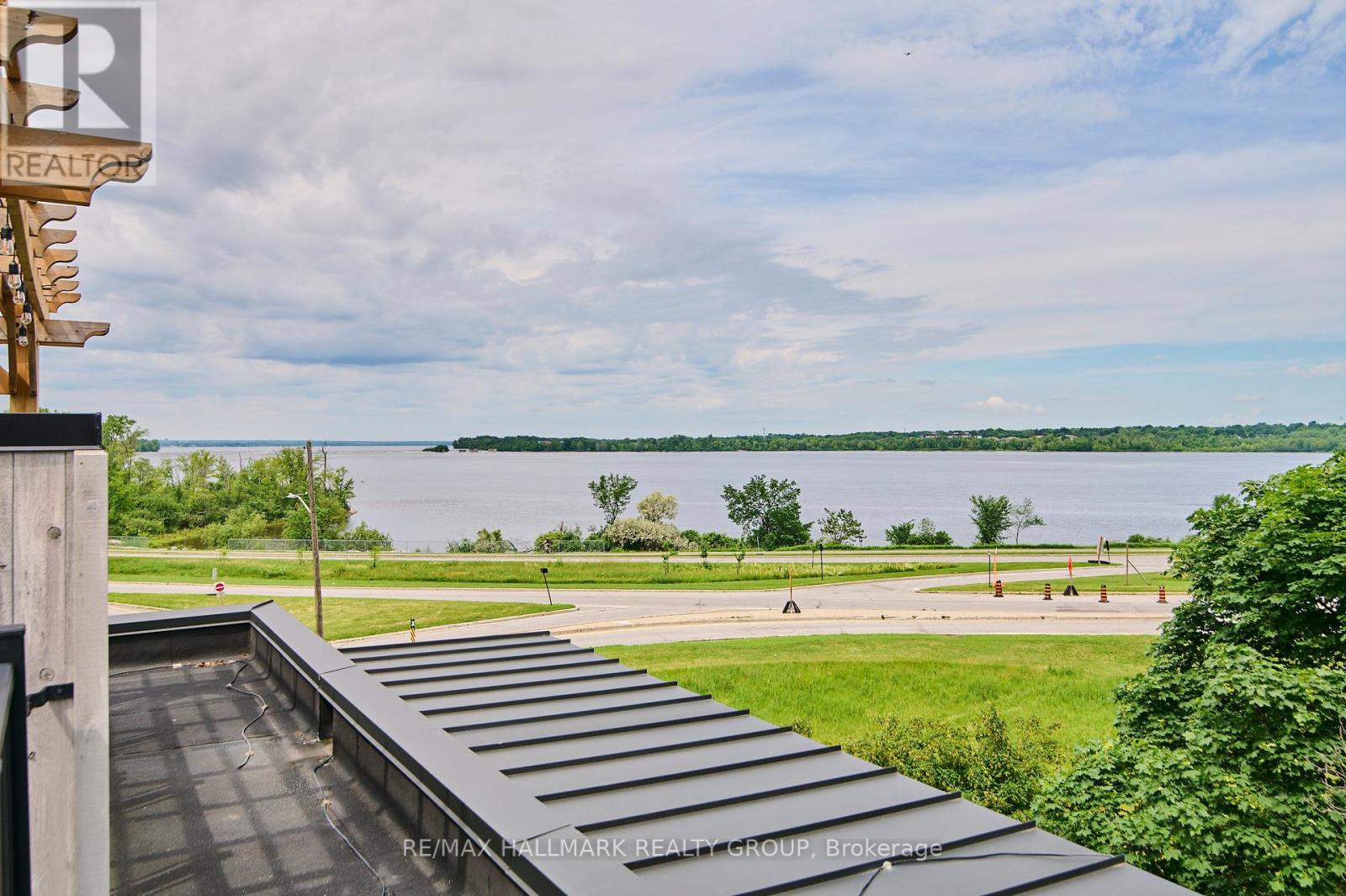 2167 RICE AVENUE - 37
