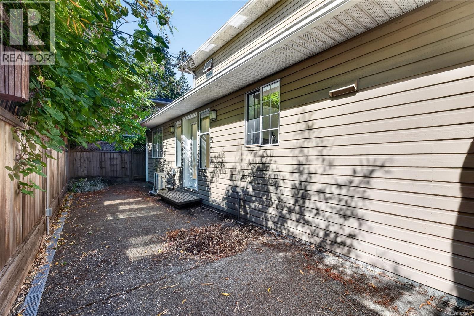 #4 124 Valhalla Rd - 22