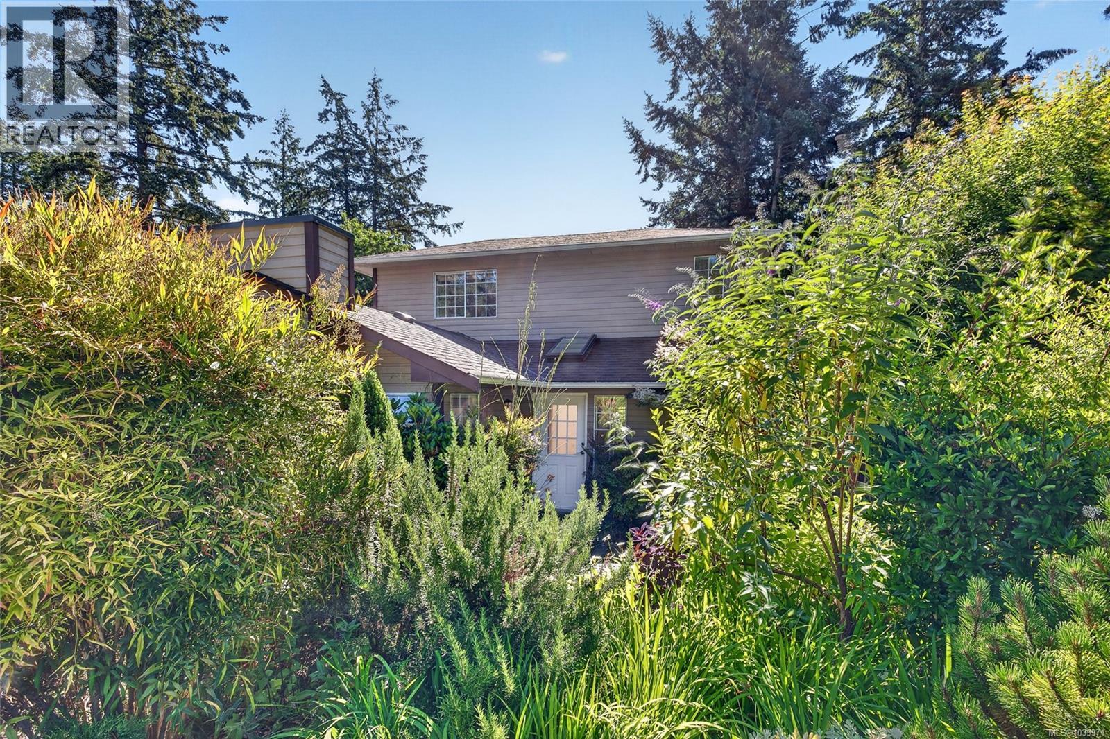 #4 124 Valhalla Rd - 27