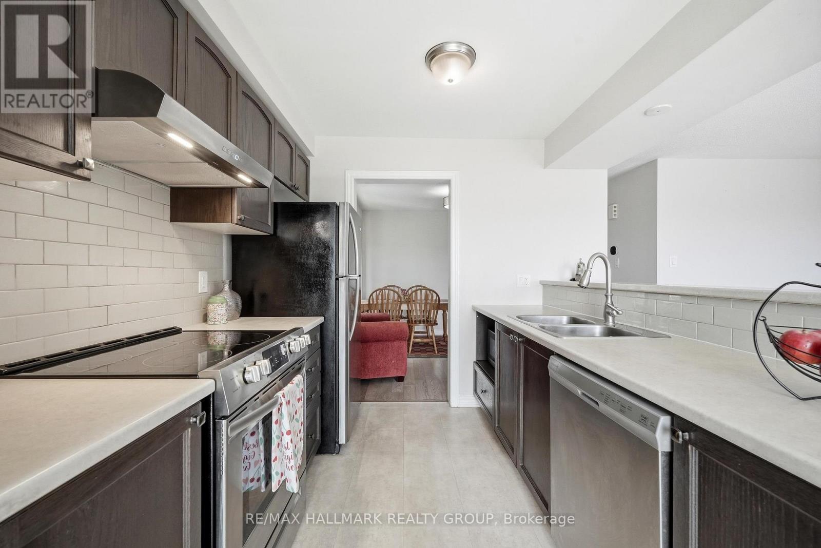 224 CLINTONIA STREET - 15