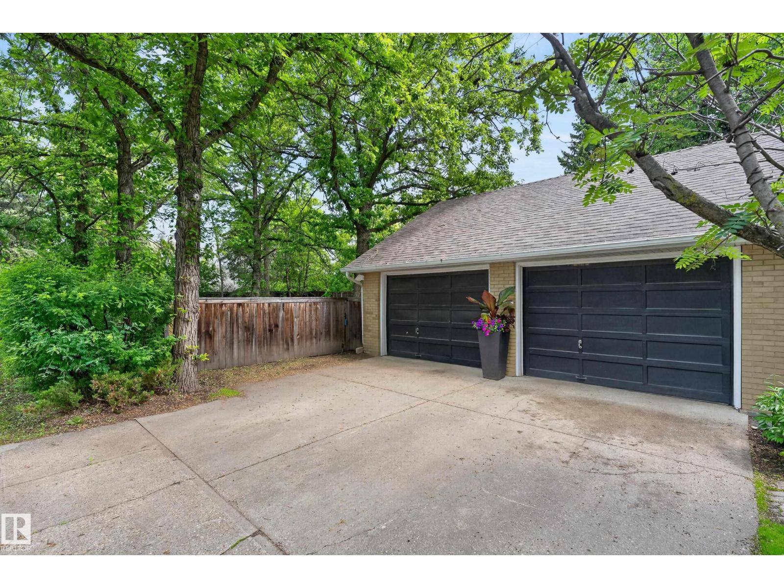 10235 134 ST NW NW - 62