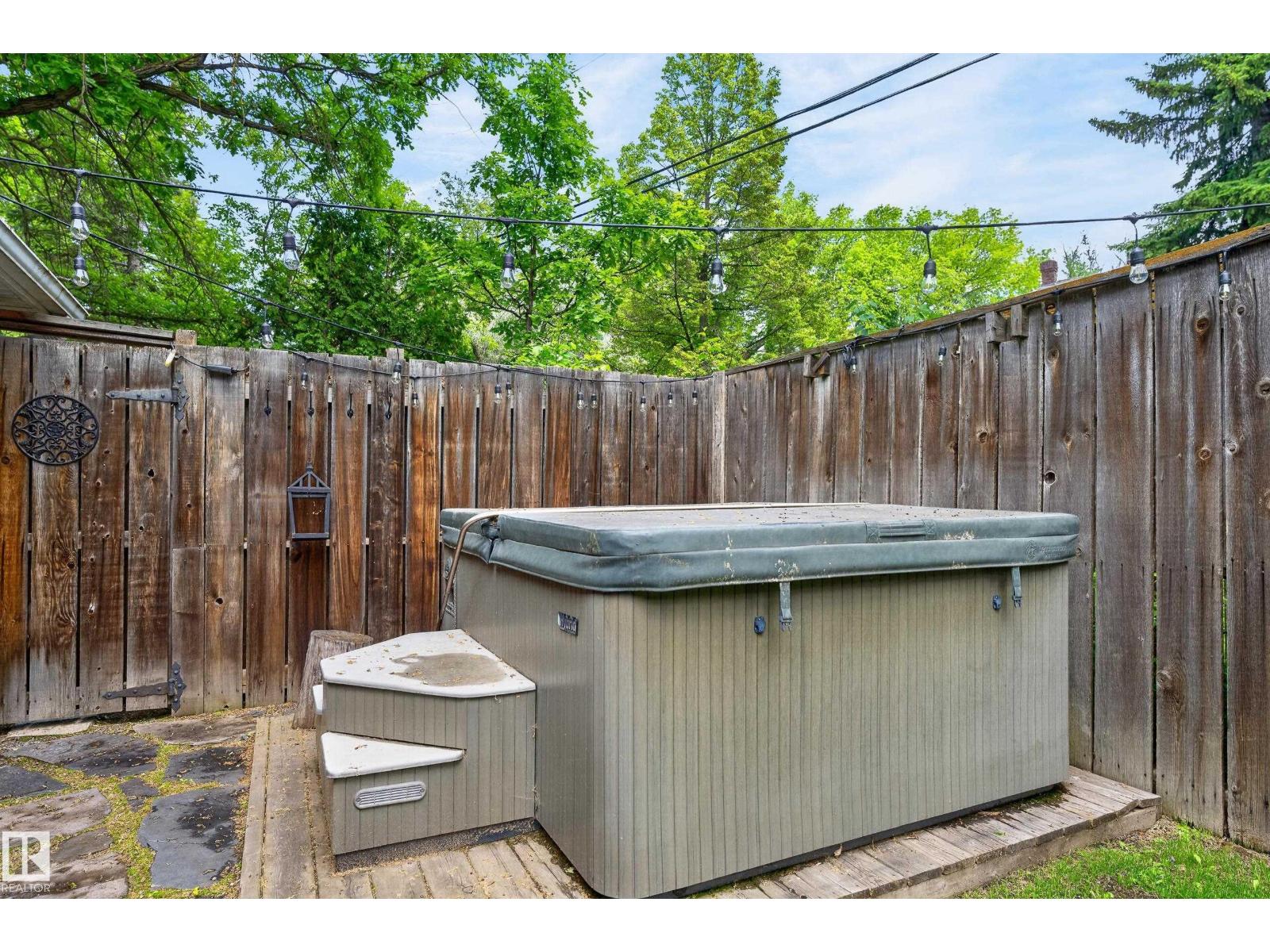10235 134 ST NW NW - 63