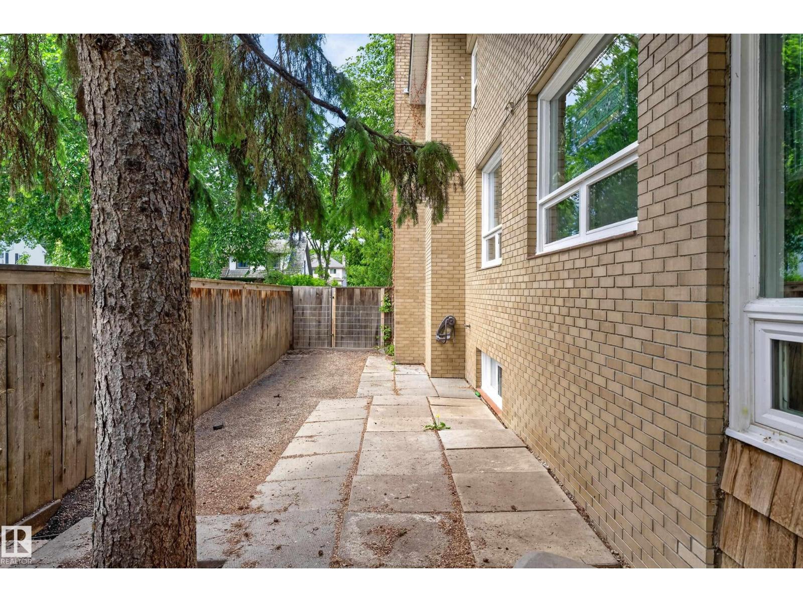 10235 134 ST NW NW - 70