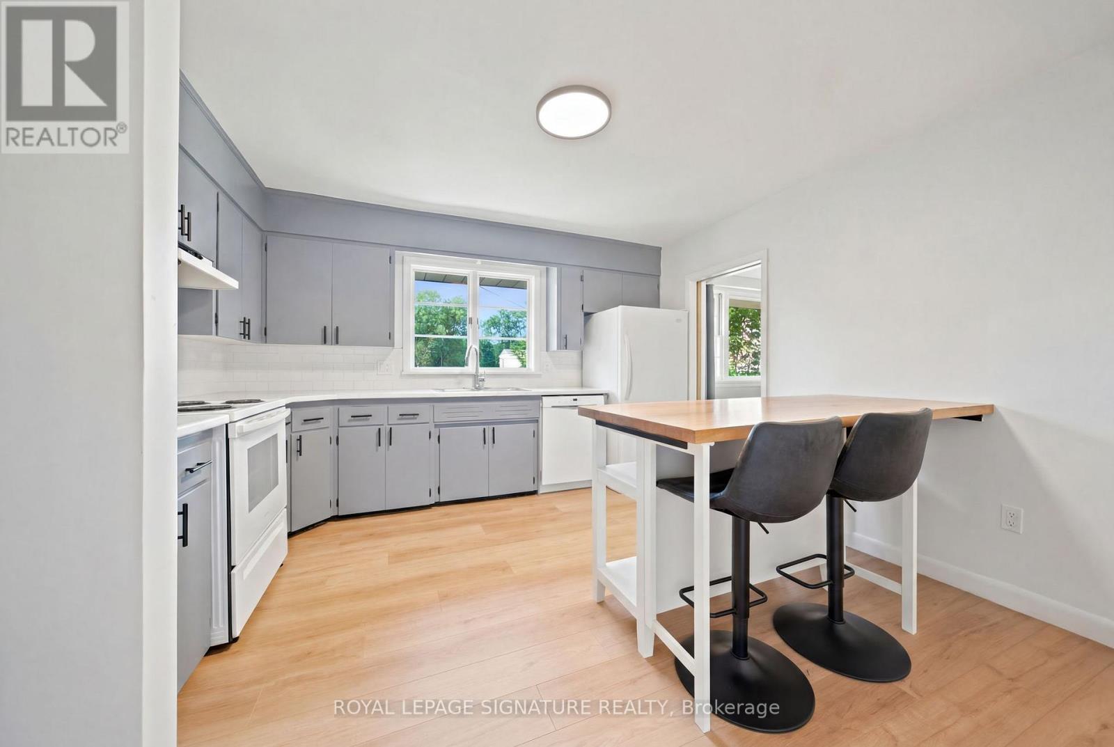 308 SOUTH COURT S - 13