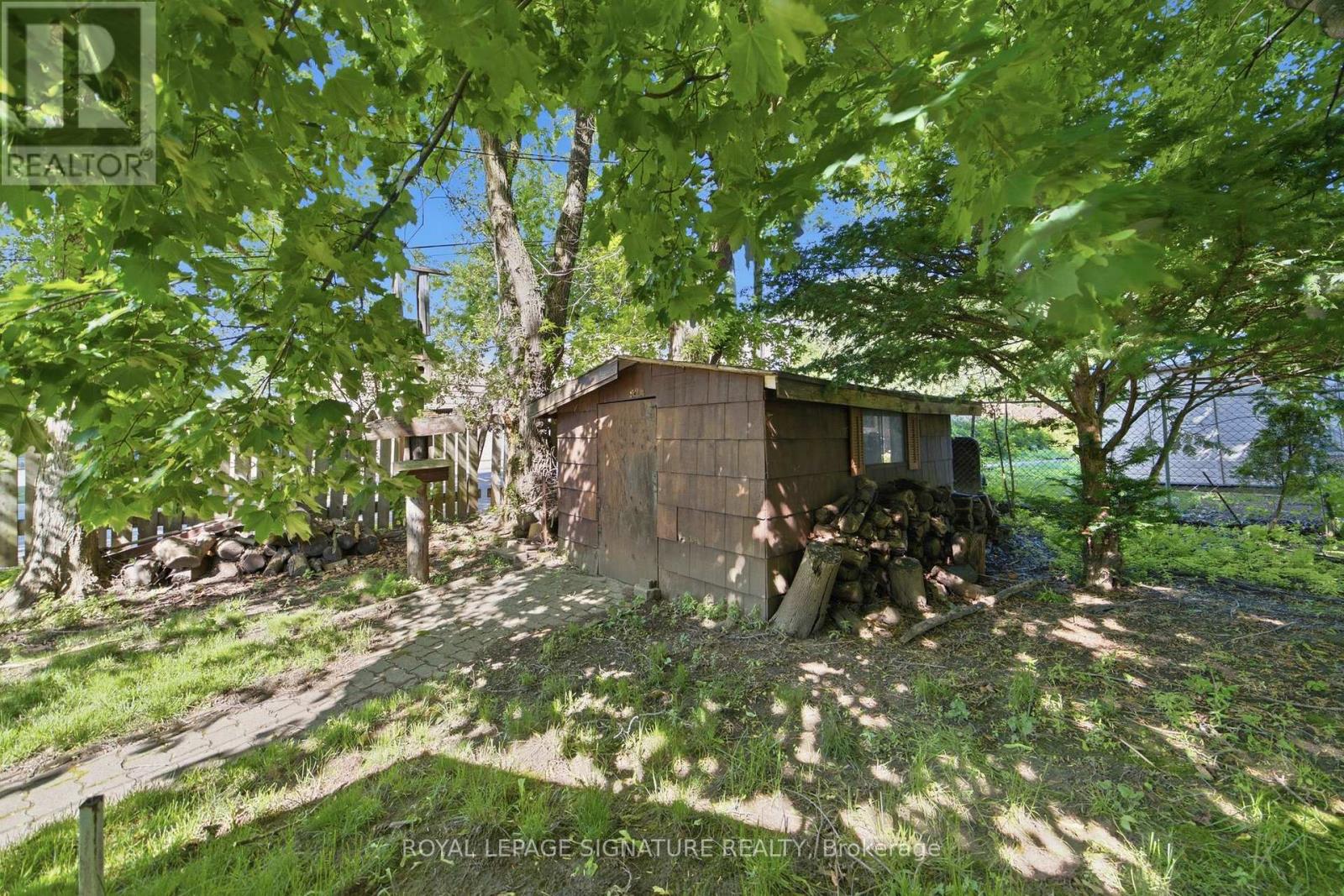 308 SOUTH COURT S - 34