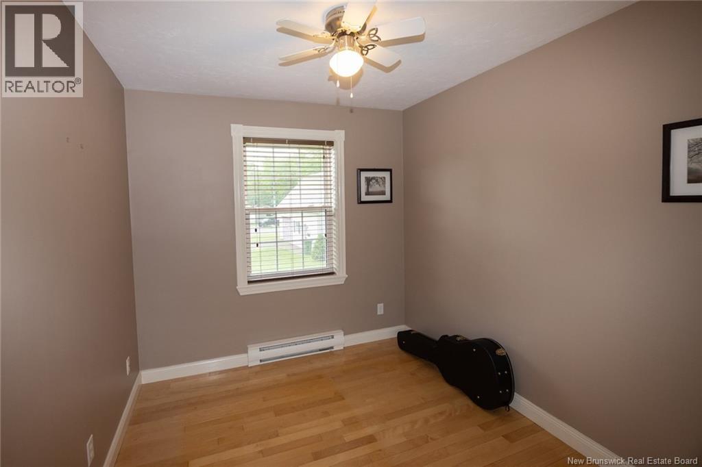 2 Christopher Crescent - 12