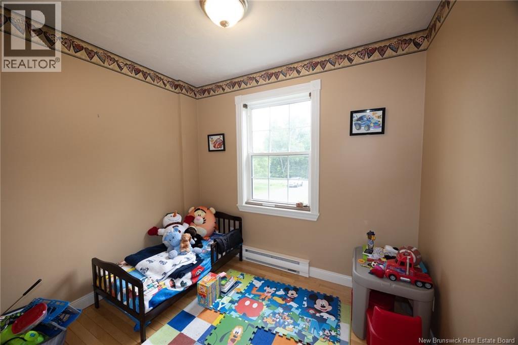 2 Christopher Crescent - 13