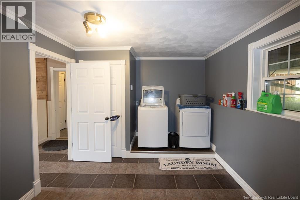 2 Christopher Crescent - 16