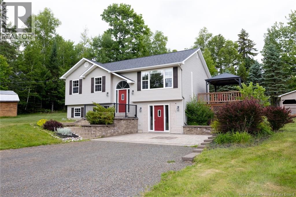 2 Christopher Crescent - 23