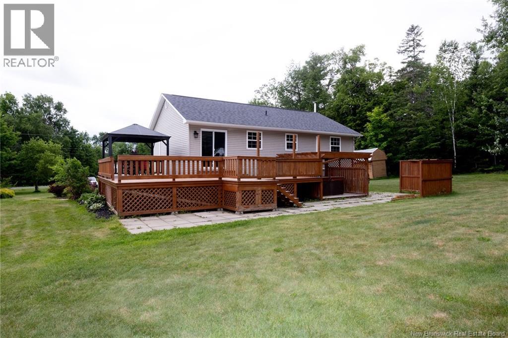 2 Christopher Crescent - 24