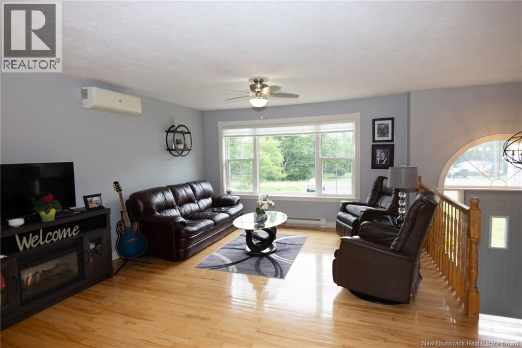 2 Christopher Crescent - 6