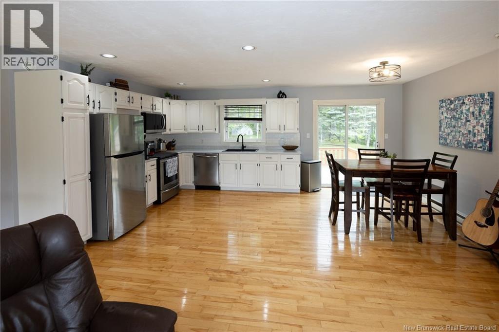2 Christopher Crescent - 7