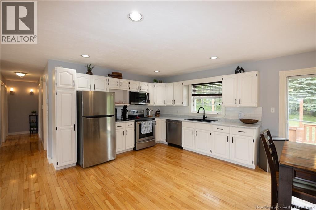 2 Christopher Crescent - 8