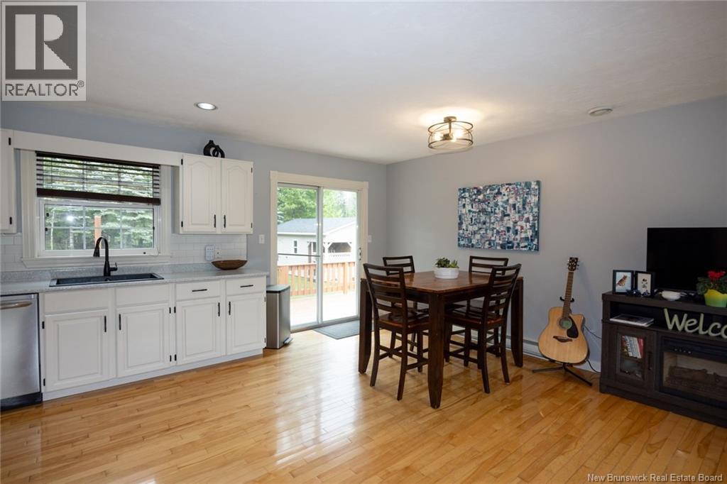 2 Christopher Crescent - 9