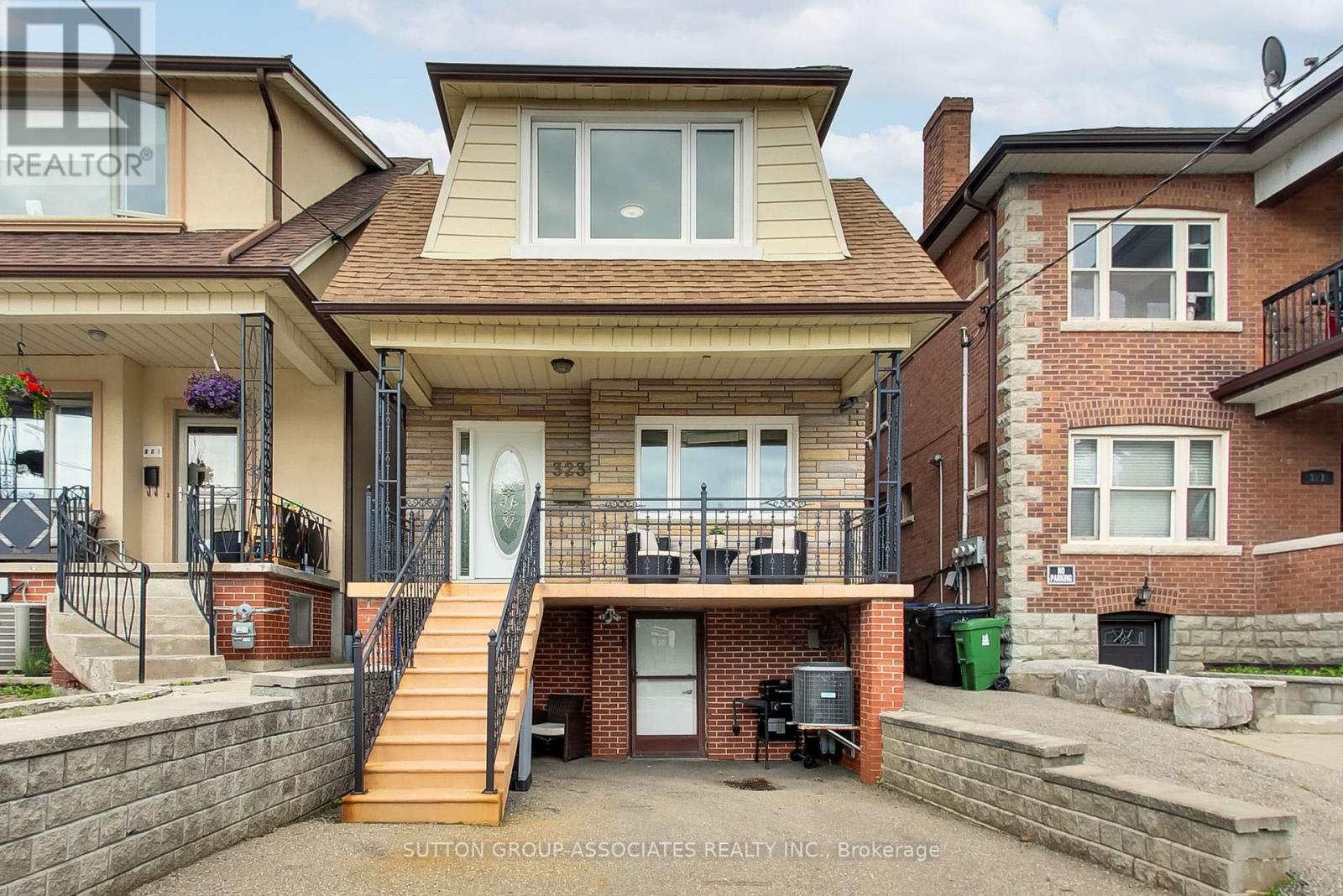 323 LAUDER AVENUE - 2