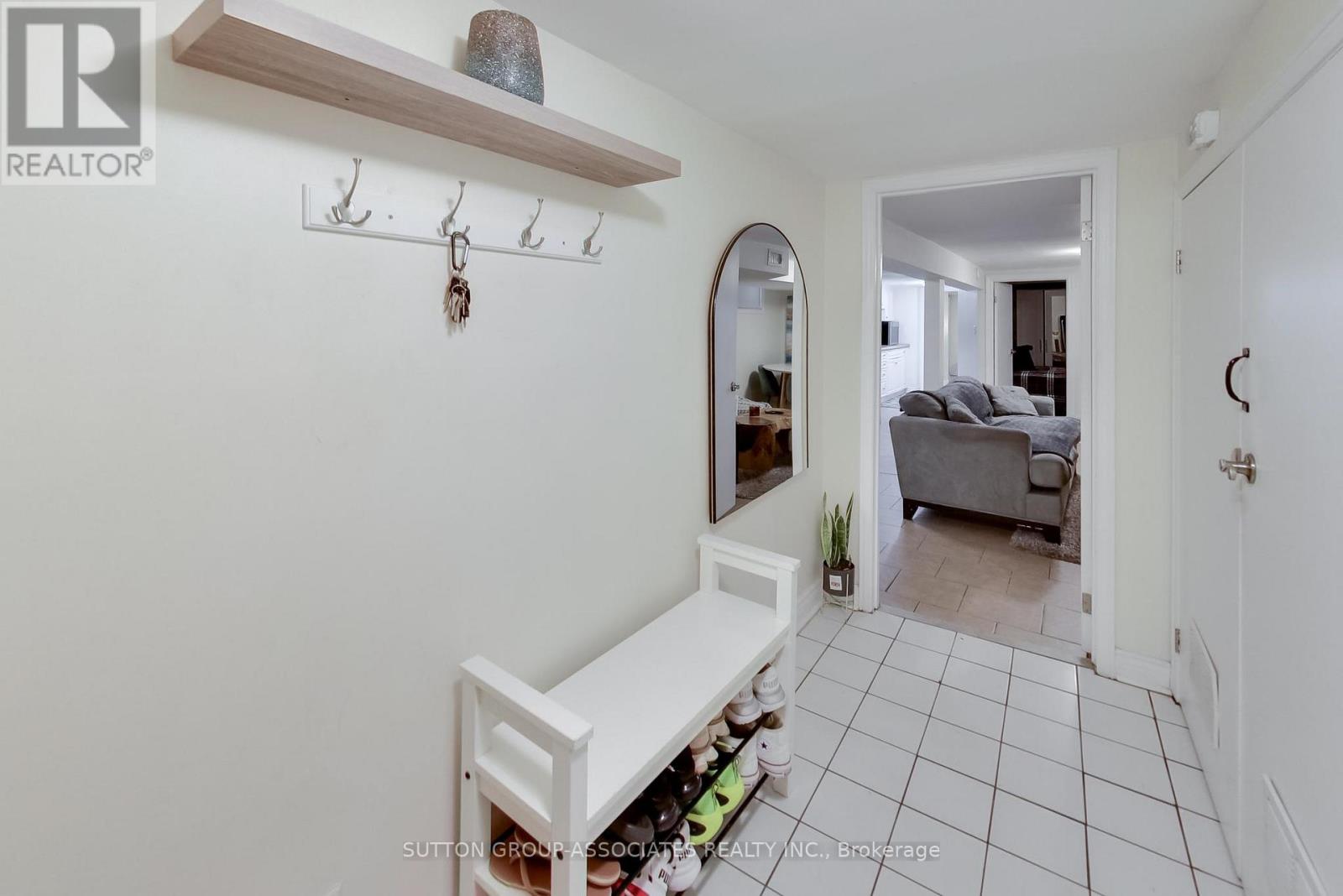 323 LAUDER AVENUE - 23