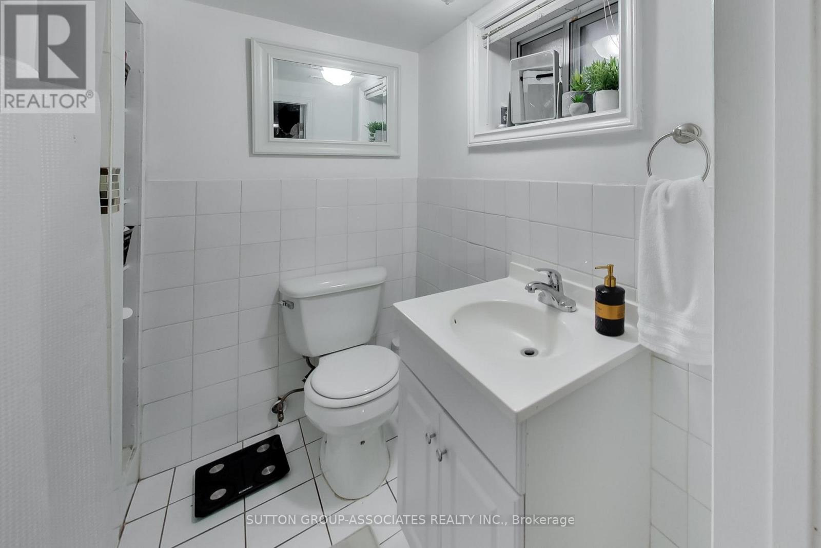 323 LAUDER AVENUE - 30