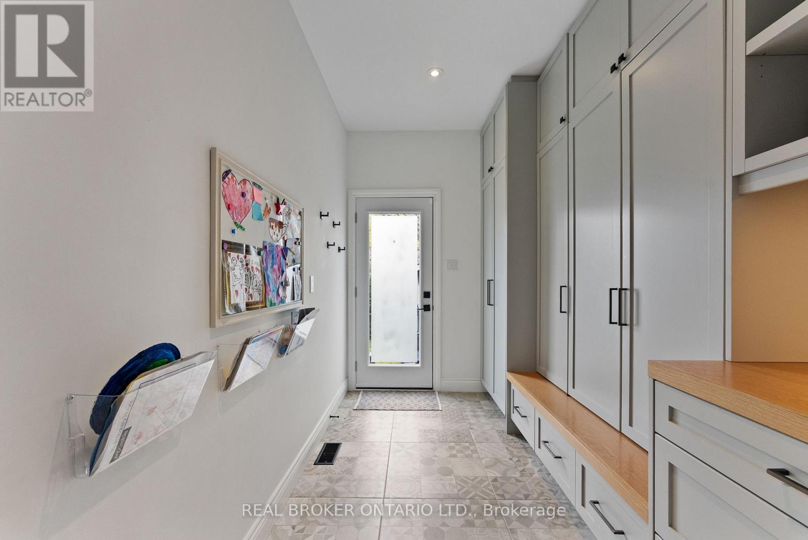 20 DENBURY COURT - 16