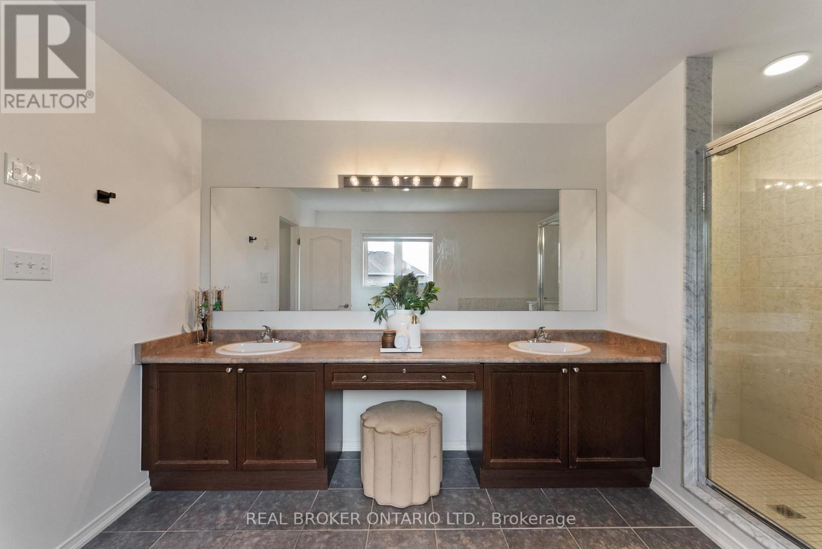 20 DENBURY COURT - 26