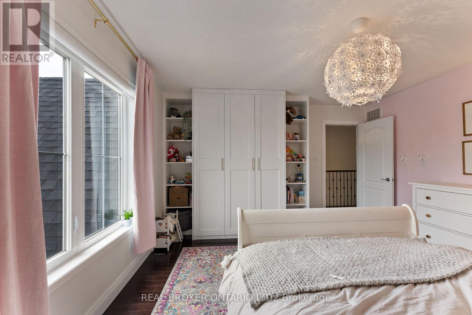 20 DENBURY COURT - 29