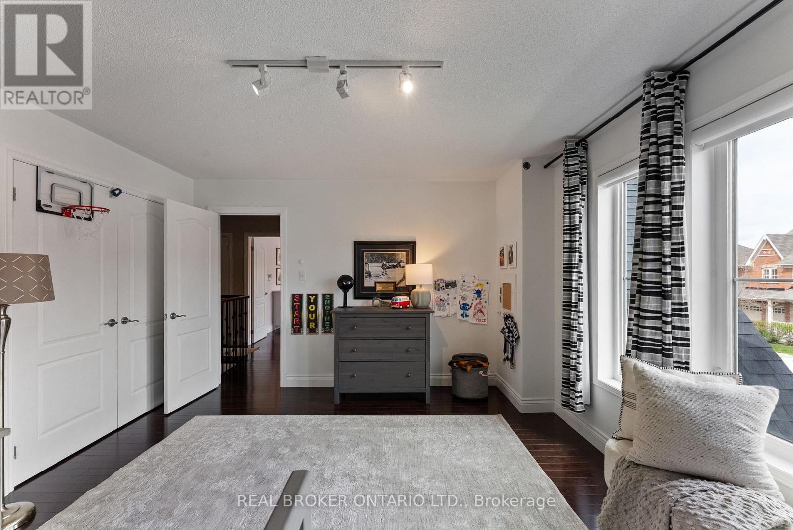20 DENBURY COURT - 34