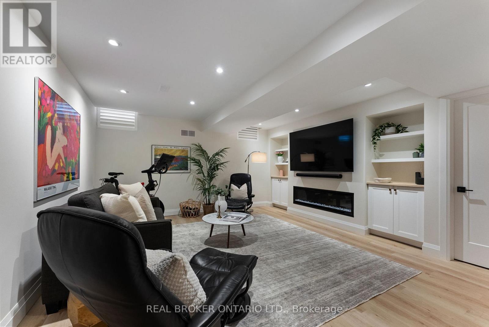 20 DENBURY COURT - 38