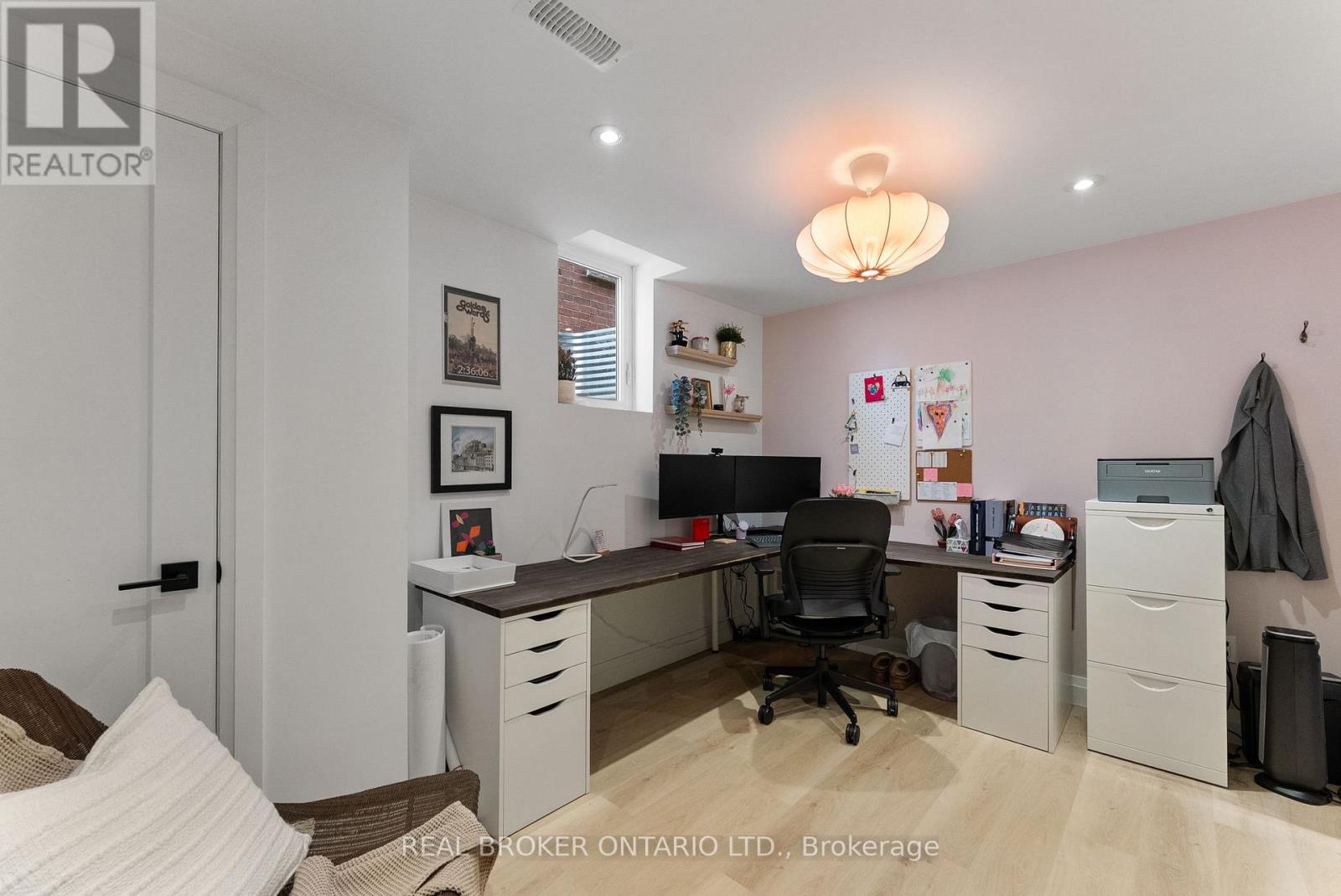 20 DENBURY COURT - 43