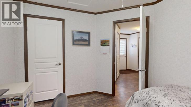 #3, 5853 4 Street W - 18