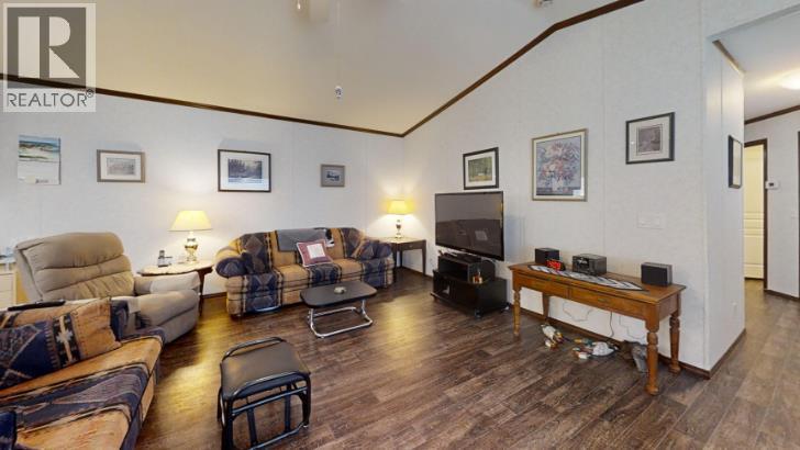 #3, 5853 4 Street W - 9