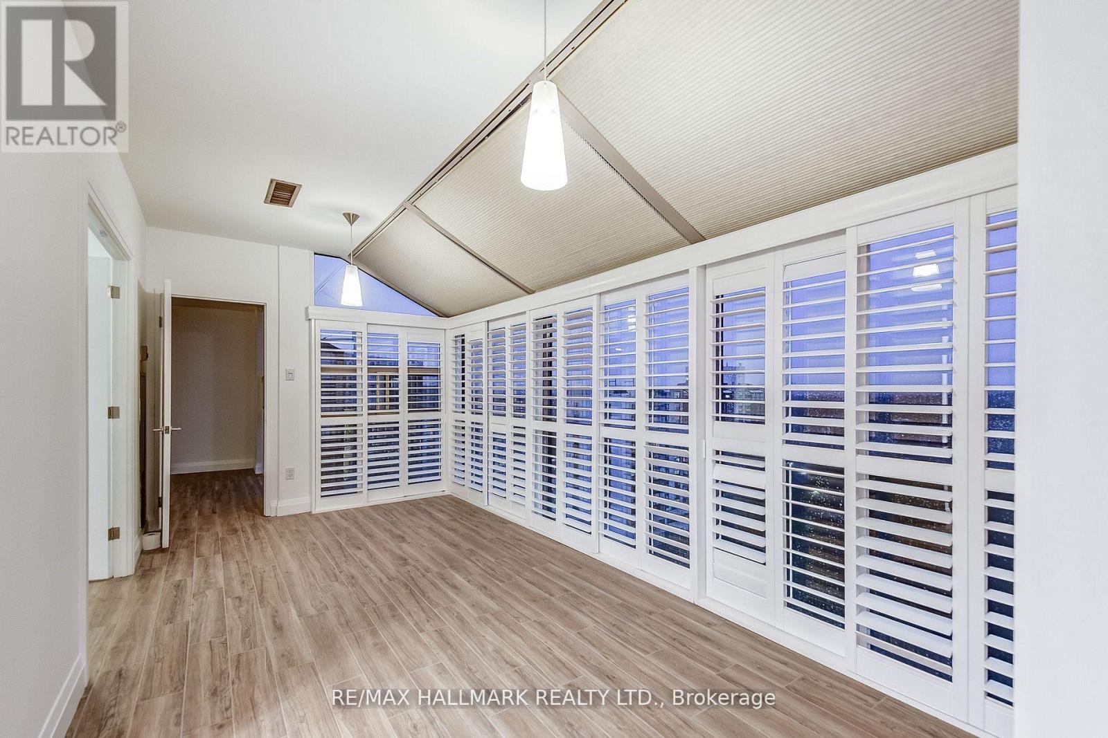 #1211 20 HARDING BOULEVARD W - 12