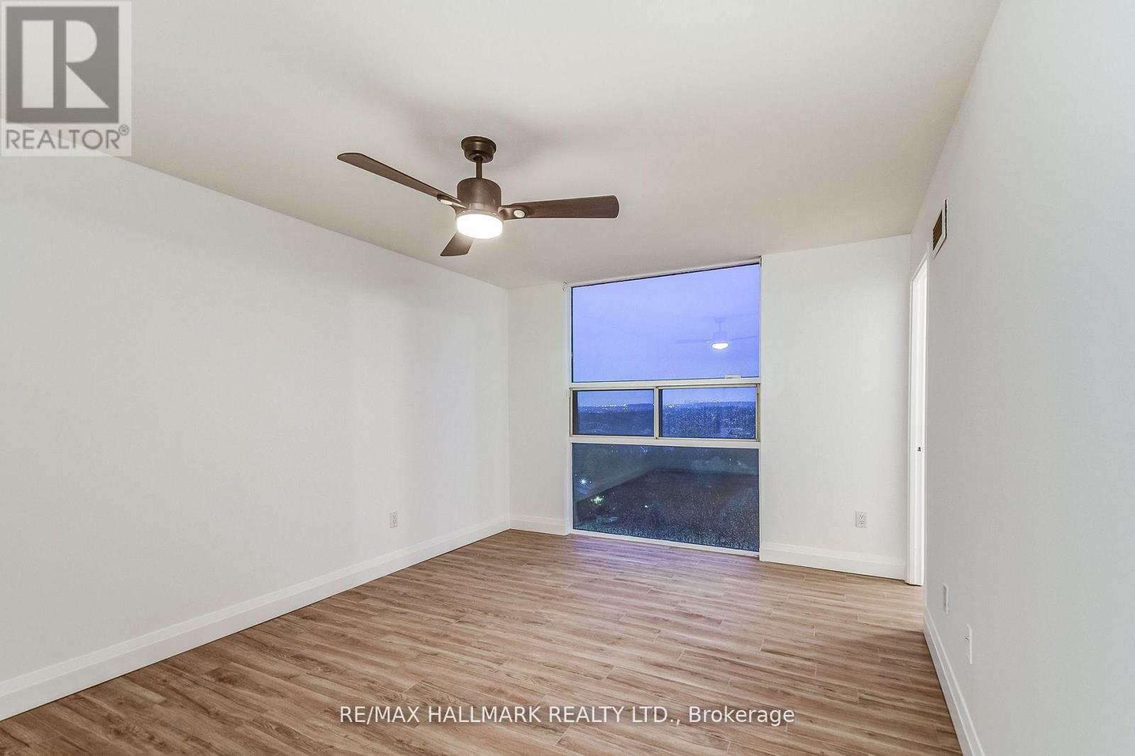 #1211 20 HARDING BOULEVARD W - 16