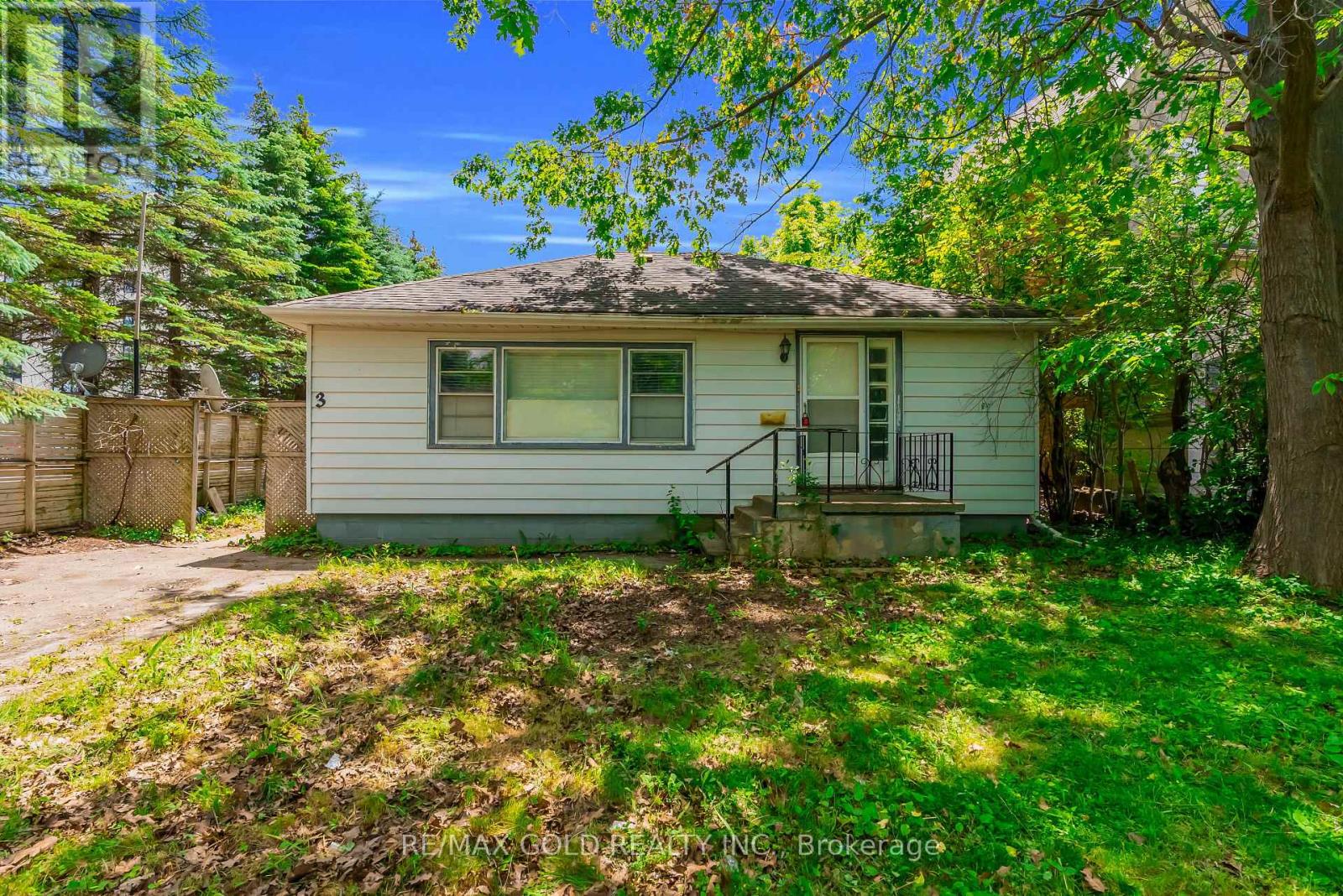3 AUBREY AVENUE - 11