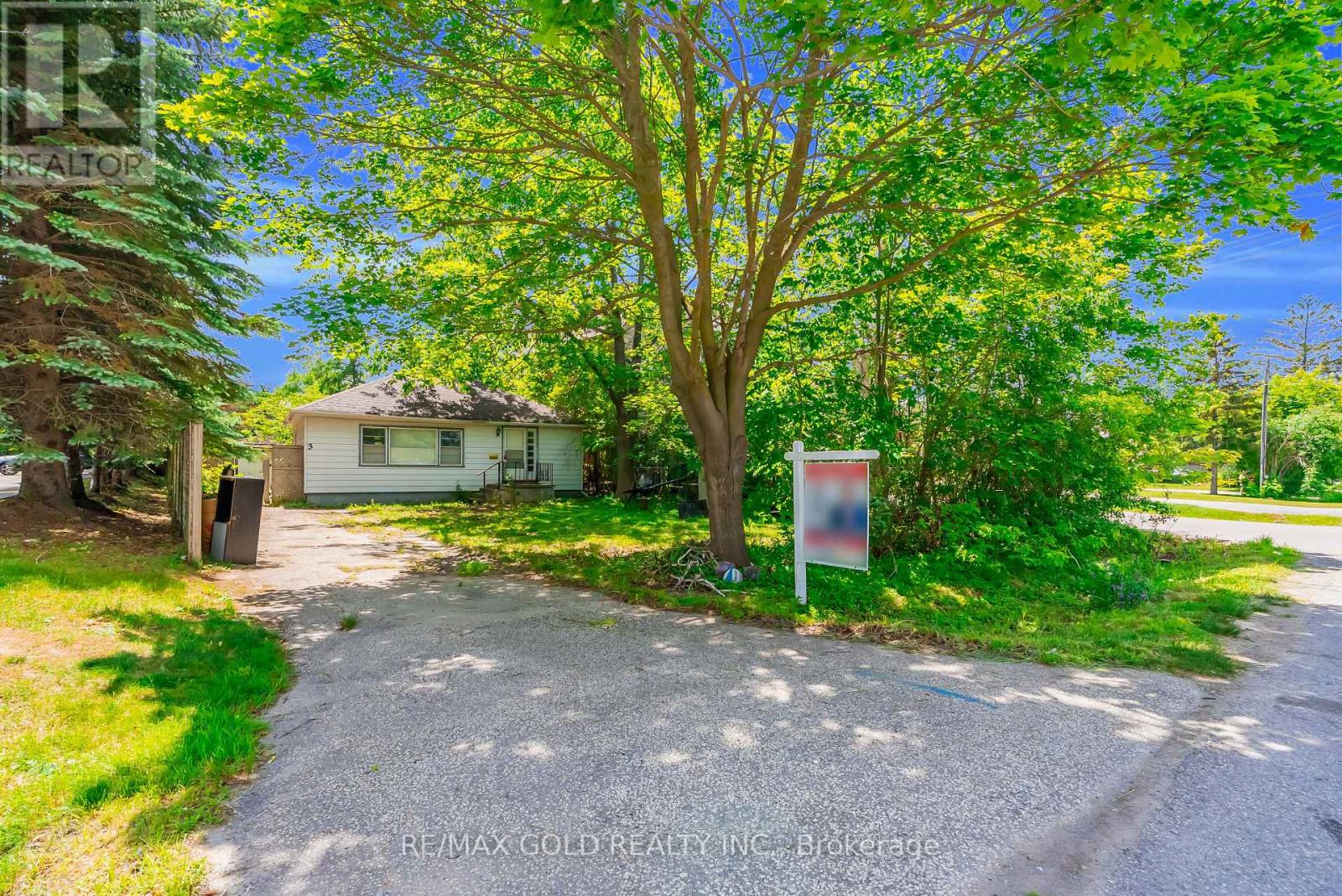 3 AUBREY AVENUE - 2