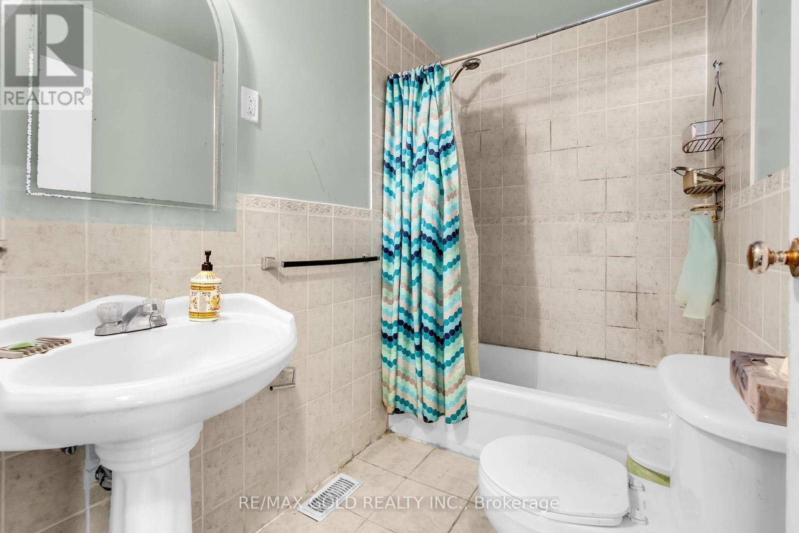 3 AUBREY AVENUE - 20