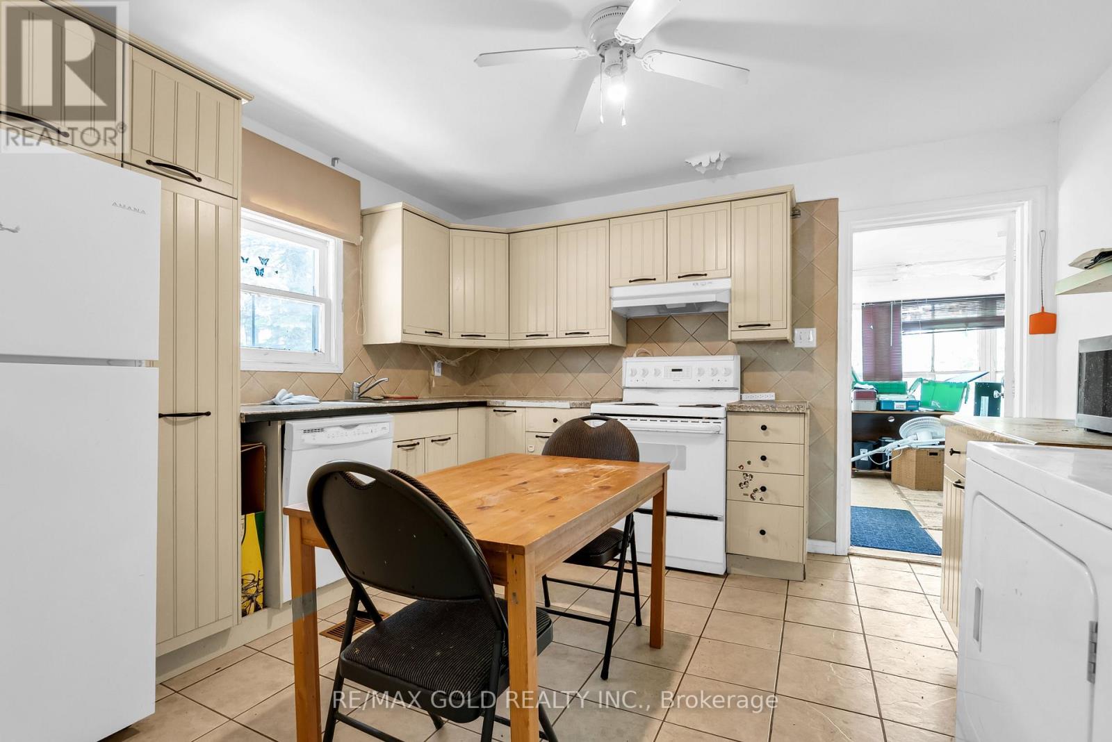3 AUBREY AVENUE - 21